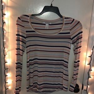 I am selling a white house/black market shirt!